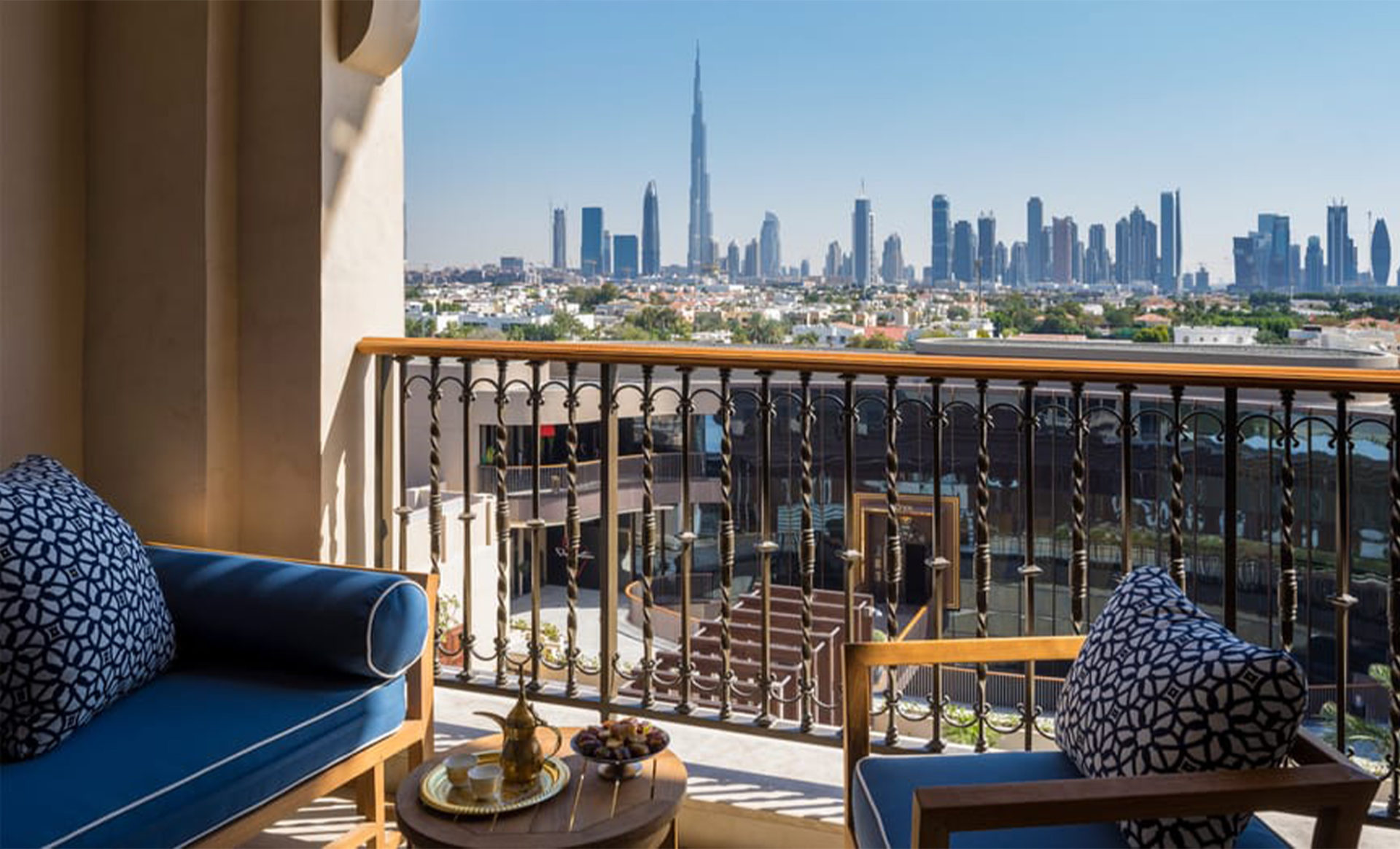 Four-Seasons-Resort-Dubai-at-Jumeirah-Beach-Premier-Skyline-View-Room
