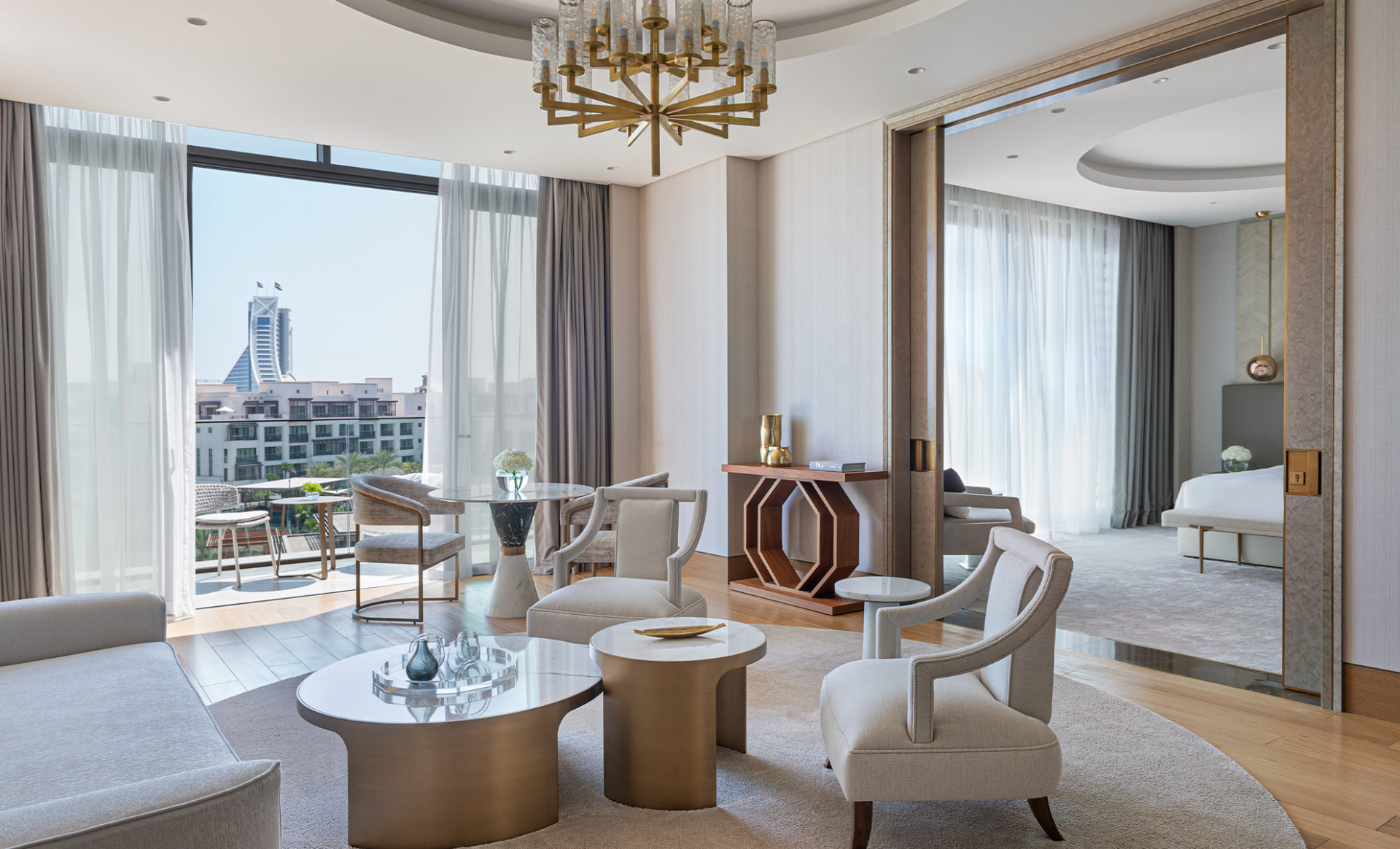JUMEIRAH-AL-NASSEM--Dubai--Royal-Penthouse-Suit-livingroom