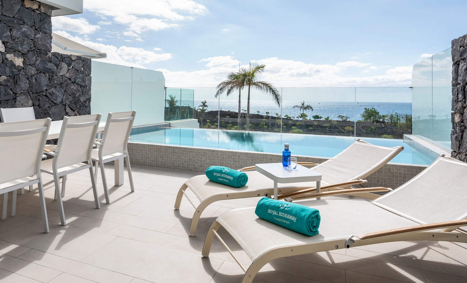 ROYAL-HIDEAWAY-CORALES-SUITES--Tenerife-sun-loungers
