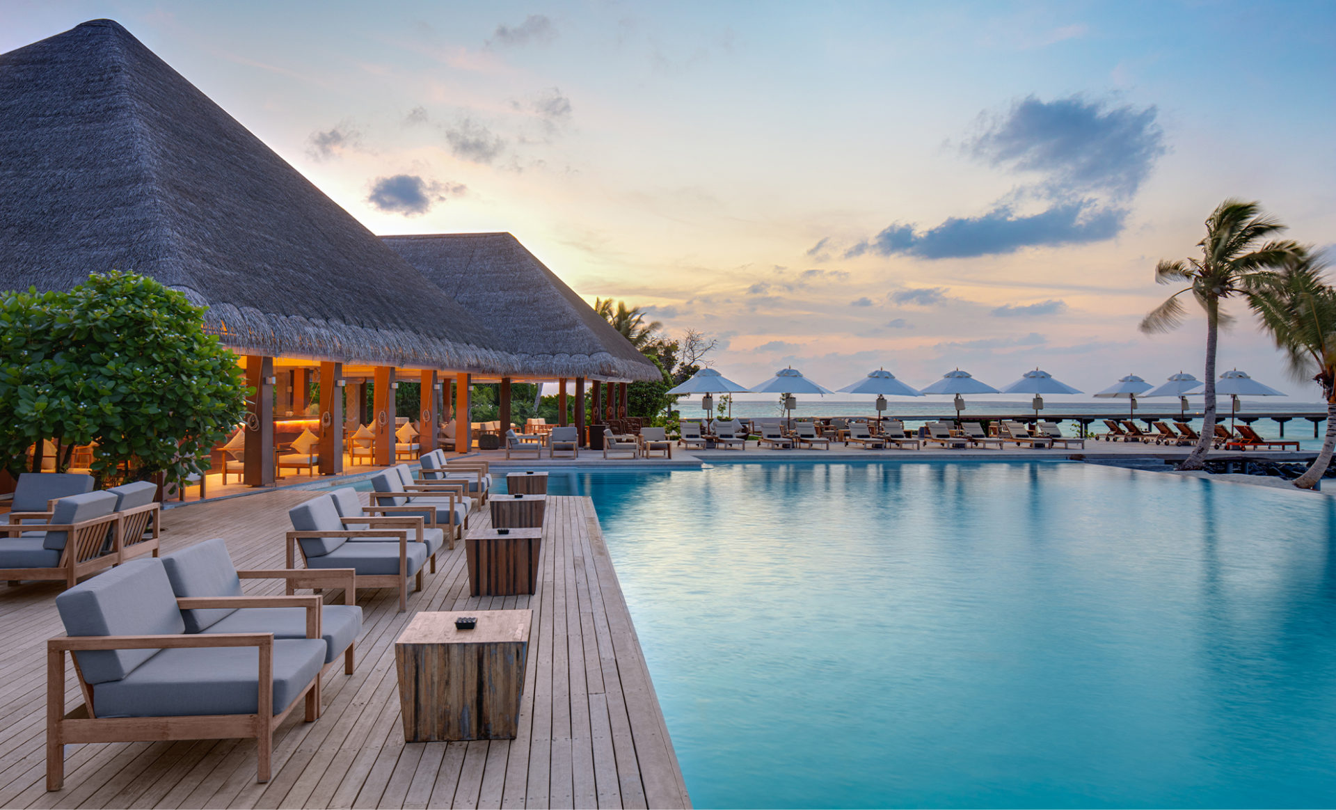 HERITANCE-AARAH--Maldives-pool-with-view