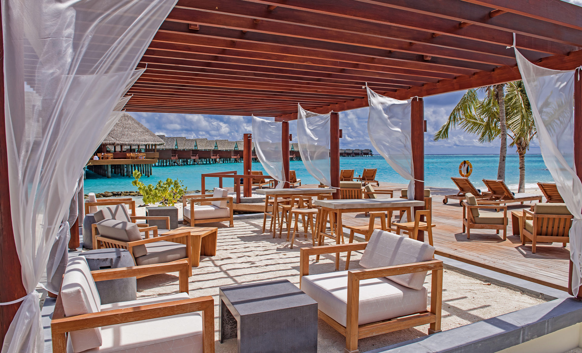 HERITANCE-AARAH--Maldives-sea-terrace-seating