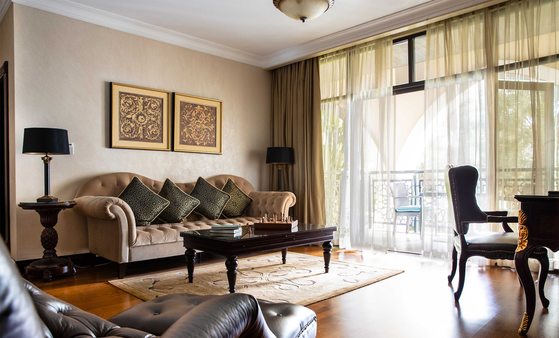 Jumeirah-Zabeel-Saray-dubai-livingroom