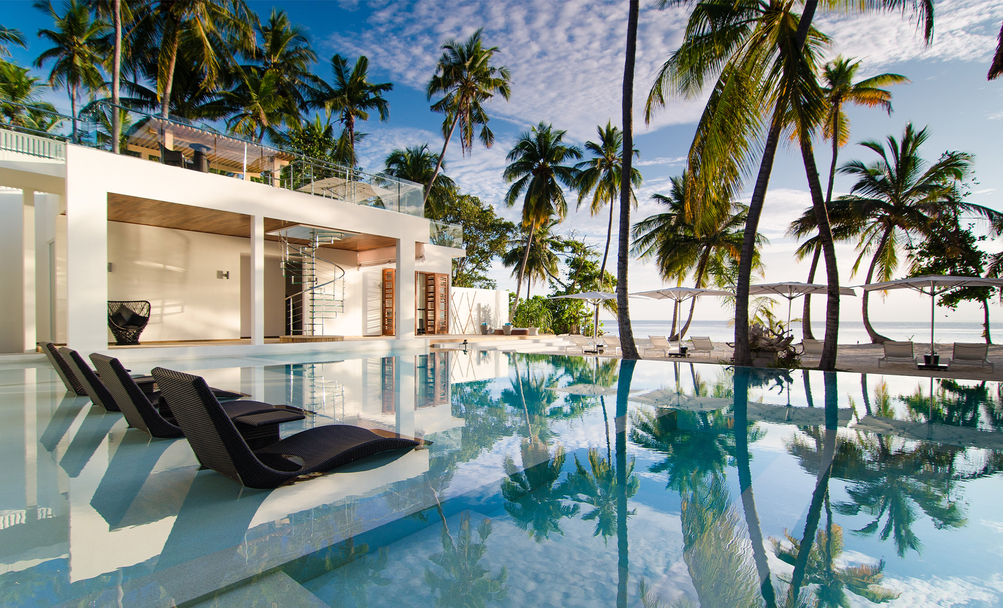 AMILLA FUSHI-MALDIVES pool