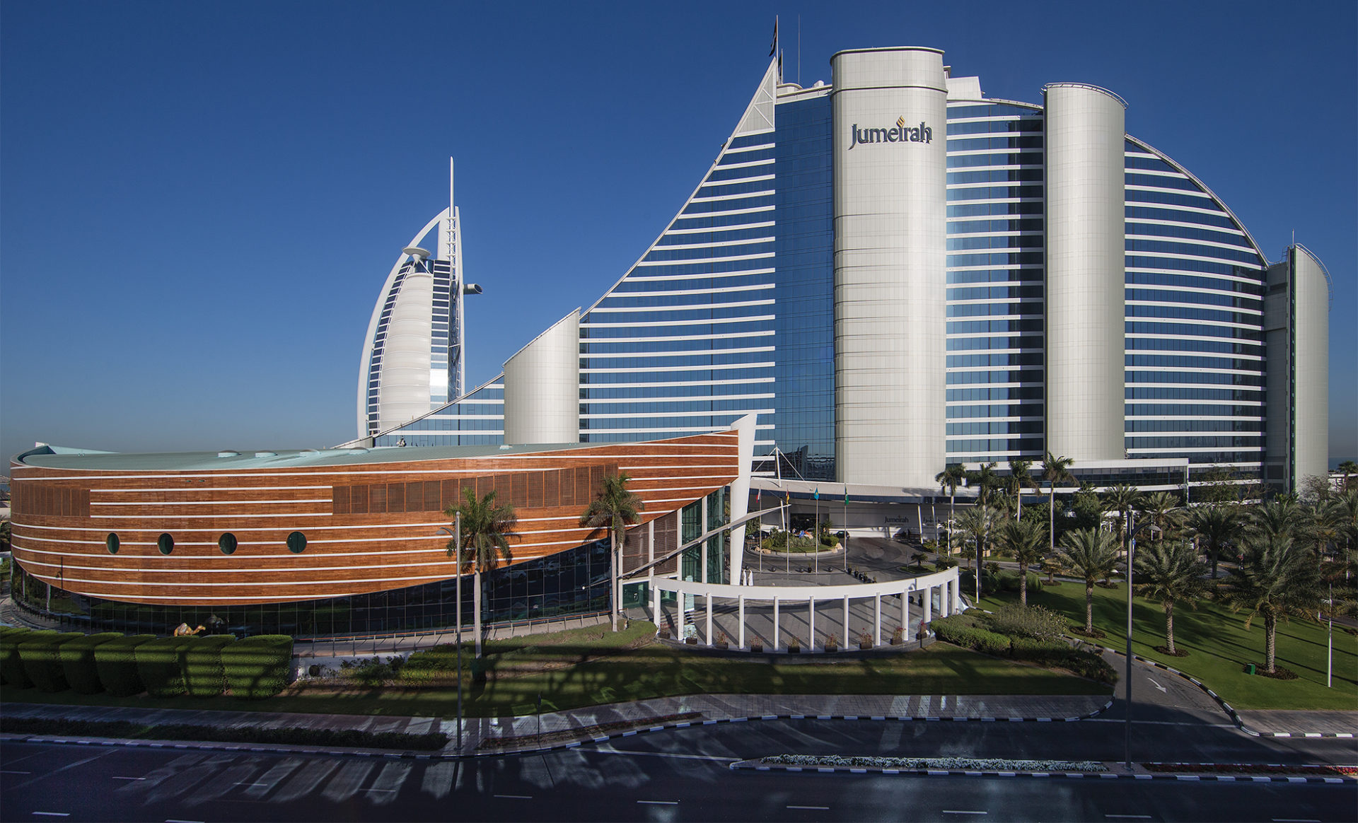 JUMEIRAH-BEACH-HOTEL--Dubai-Conference-Centre