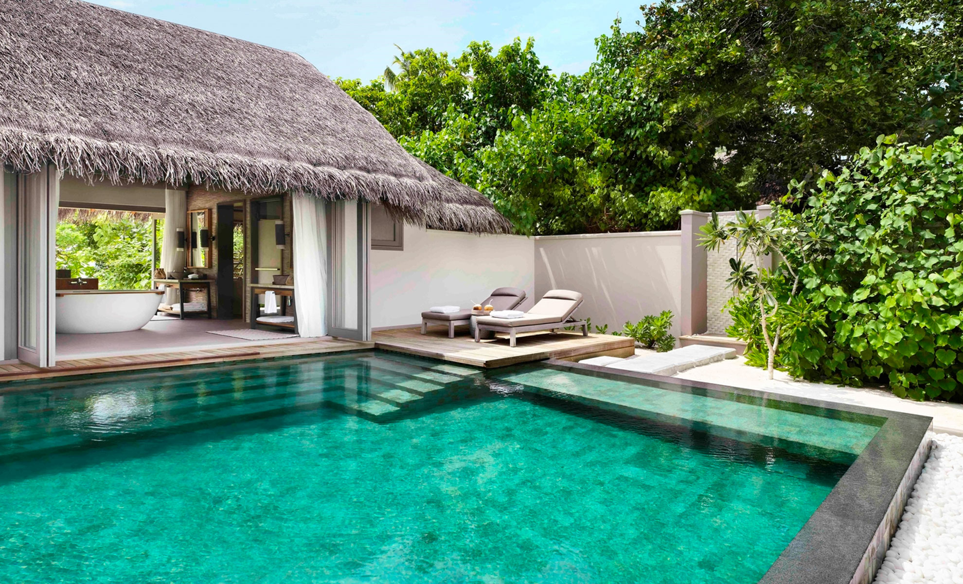 Vakkaru | Luxury Maldives Holiday | 5 star island luxury