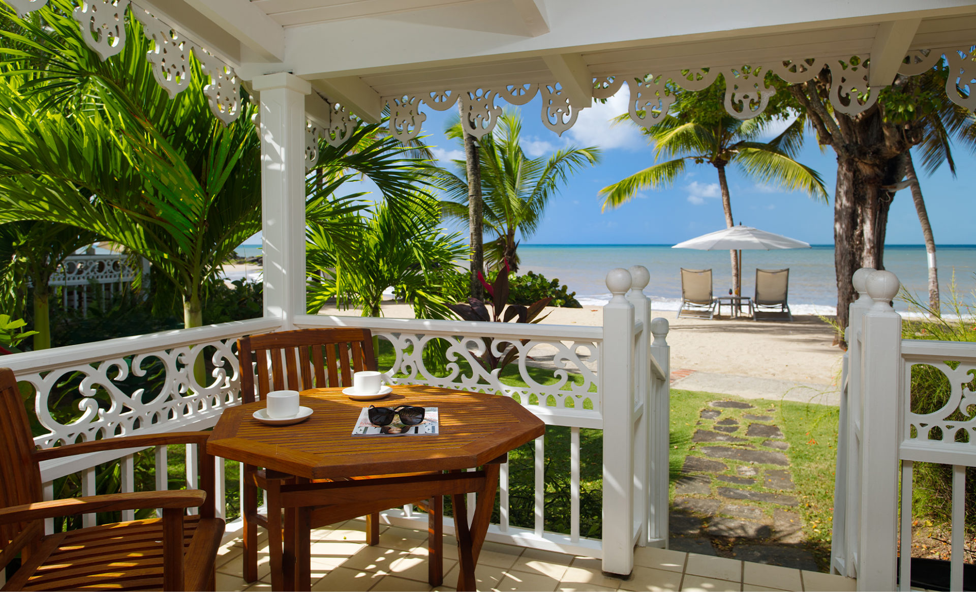 RENDEZVOUS--St-Lucia-outside-view