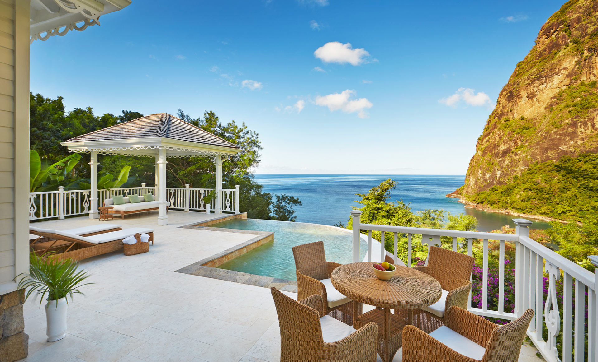 _SUGAR-BEACH--St-Lucia-grand-villa-view
