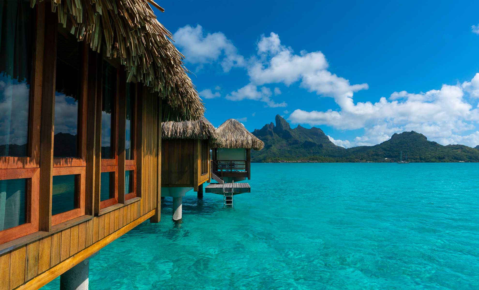 The St. Regis Bora Bora Resort | Luxury Bora Bora Holiday | 5 star luxury