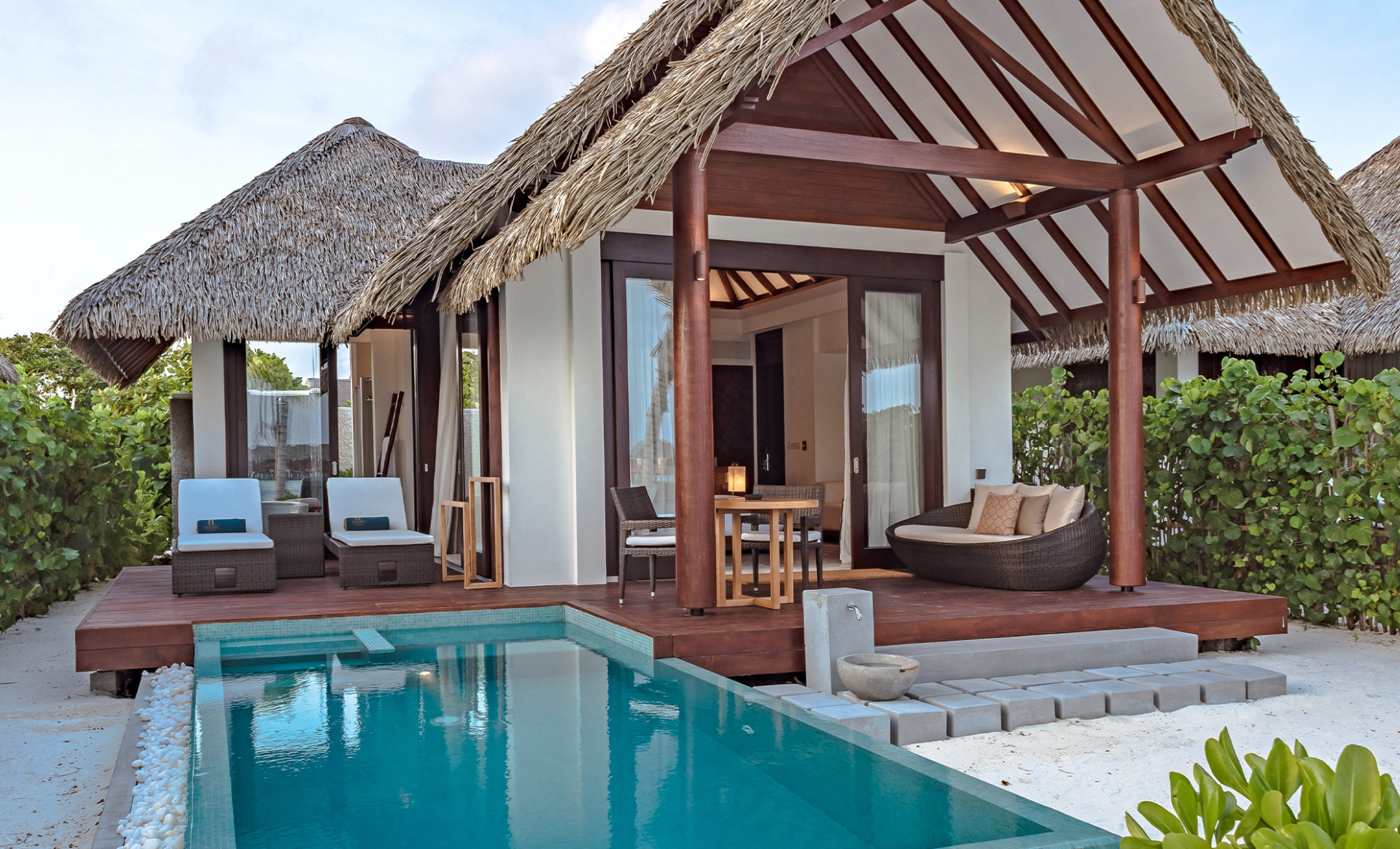 HERITANCE-AARAH--Maldives-villa-with-pool