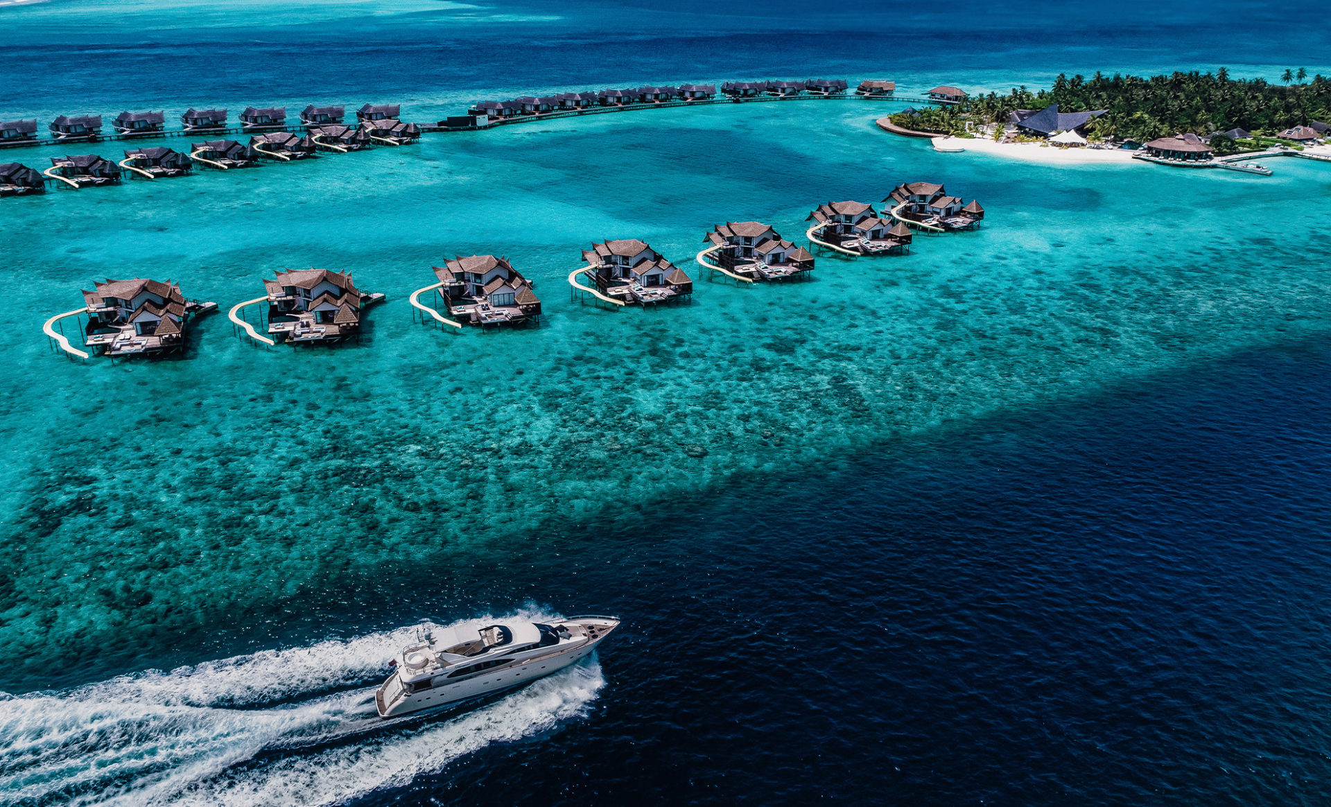 OZEN-RESERVE-BOLIFUSHI--maldives-arial-with-boat