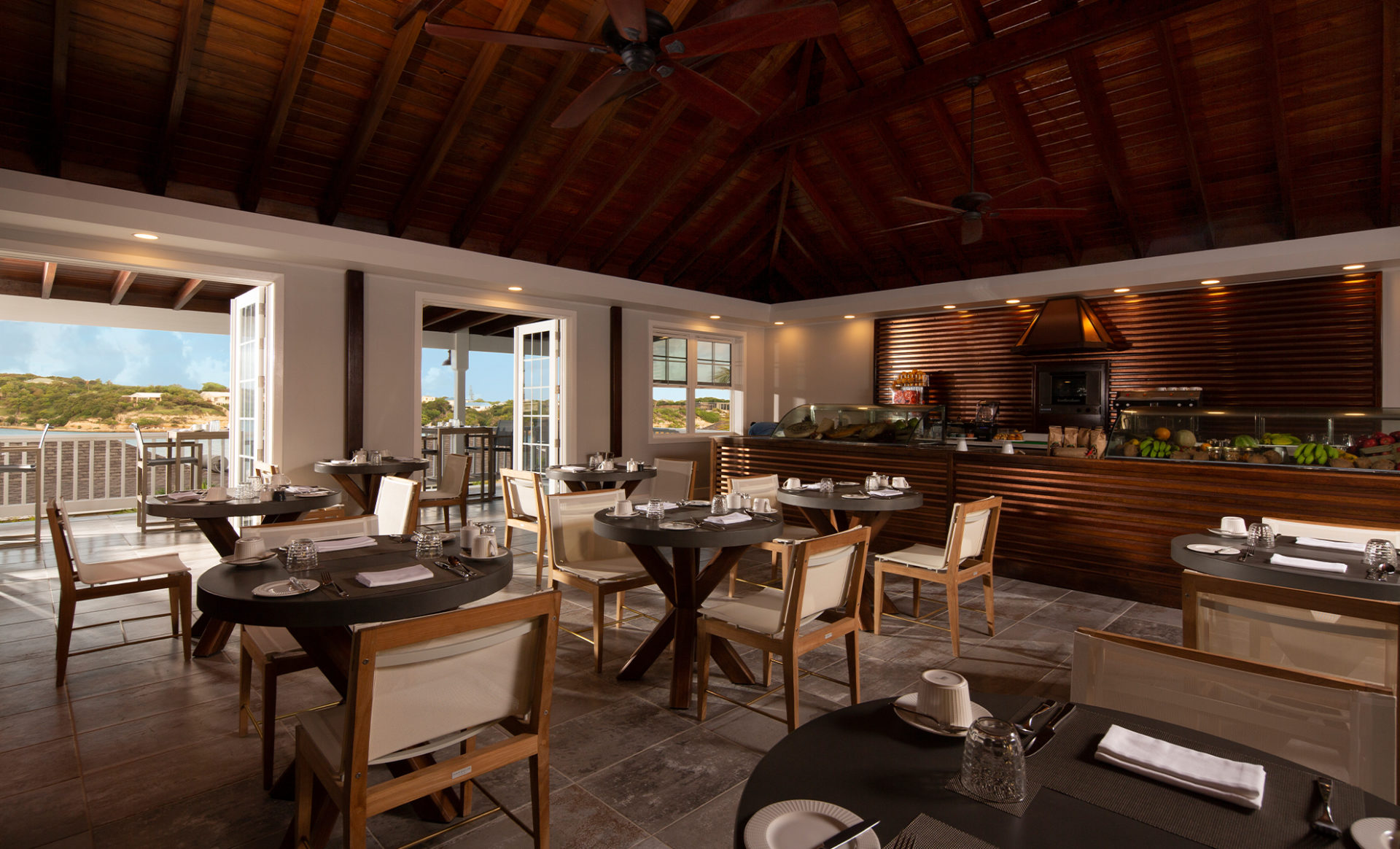 HAMMOCK-COVE--Antigua-restaurant-indoors