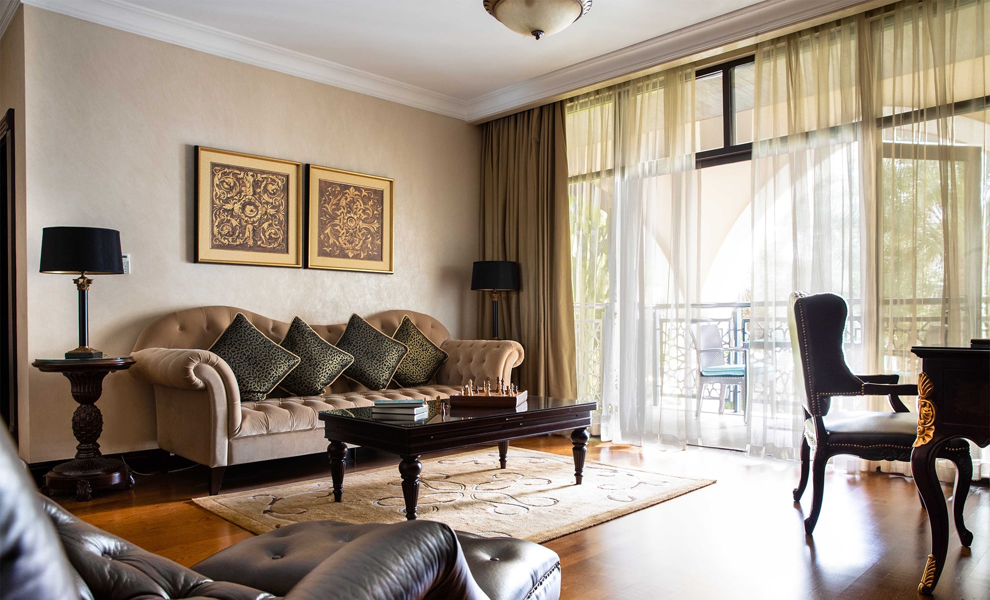 Jumeirah-Zabeel-Saray-dubai-livingroom