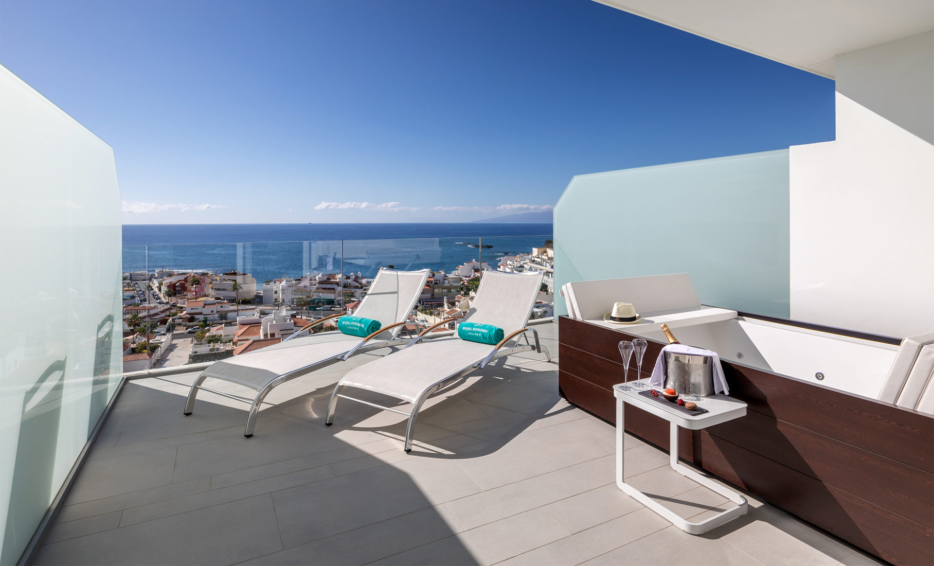 ROYAL-HIDEAWAY-CORALES-BEACH--Tenerife-balcony